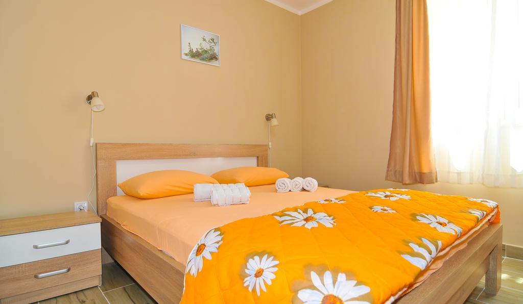 Apartments Mira Tivat Ngoại thất bức ảnh
